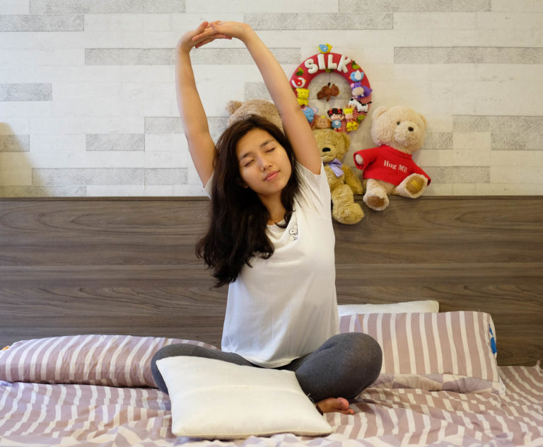 Động tác yoga đơn giản khởi động ngày mới đầy năng lượng