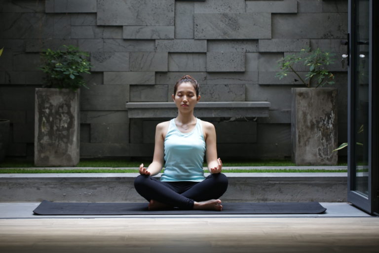 Hướng dẫn các bài tập thở đơn giản cho người mới tập yoga