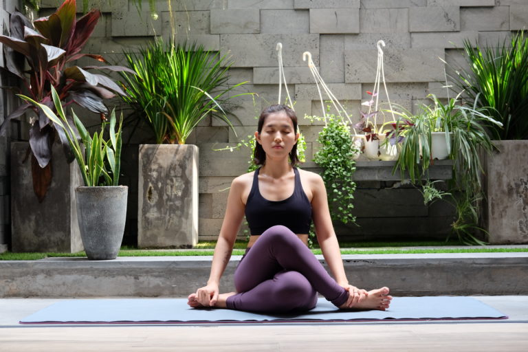 Hướng dẫn các động tác yoga điều trị rối loạn tiền đình (Phần 2)
