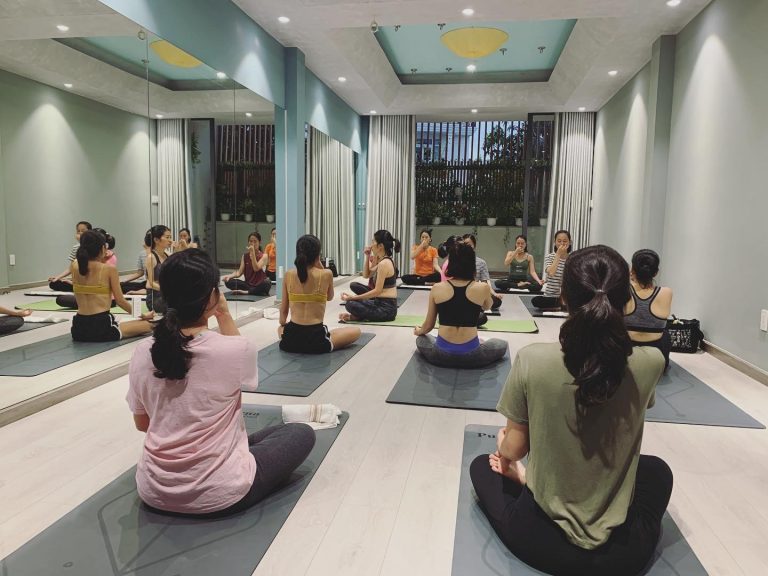 Khai giảng lớp học Yin Yoga tại Purna Studio Q2