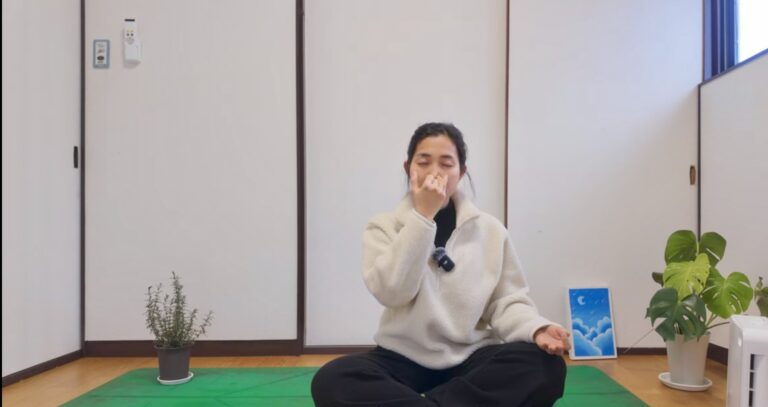 Hướng dẫn bài tập thở luân phiên qua từng bên mũi – Nadi Shodhana Pranayama