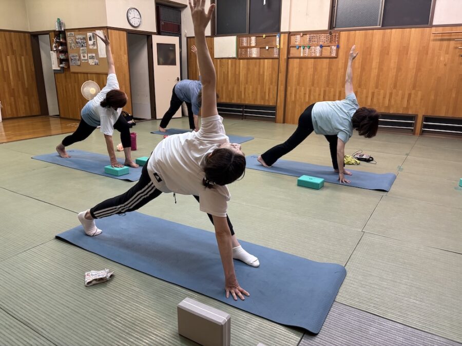 Điều gì bắt đầu khi lớp yoga kết thúc? 5 IMG 0571
